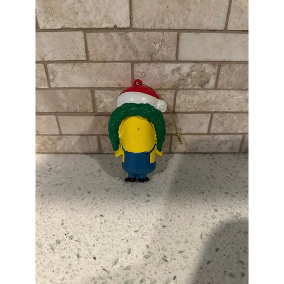 Despicable Me Minions Kevin witDespicable Me Minions Kevin with Wreath Ornament - Picture 2 of 2